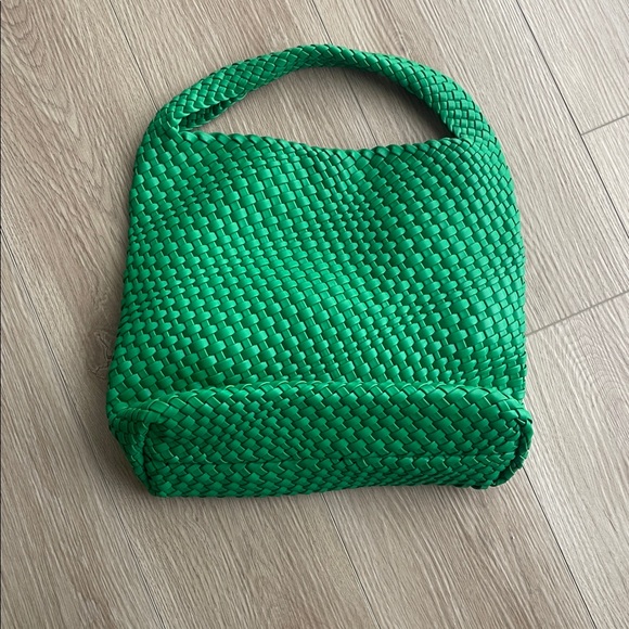 NWOT Moda Luxe Vegan Leather Hobo Bag - Kelly Green - Picture 5 of 8